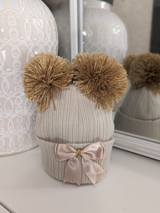 Knitted Pom & Bow Hat Beige