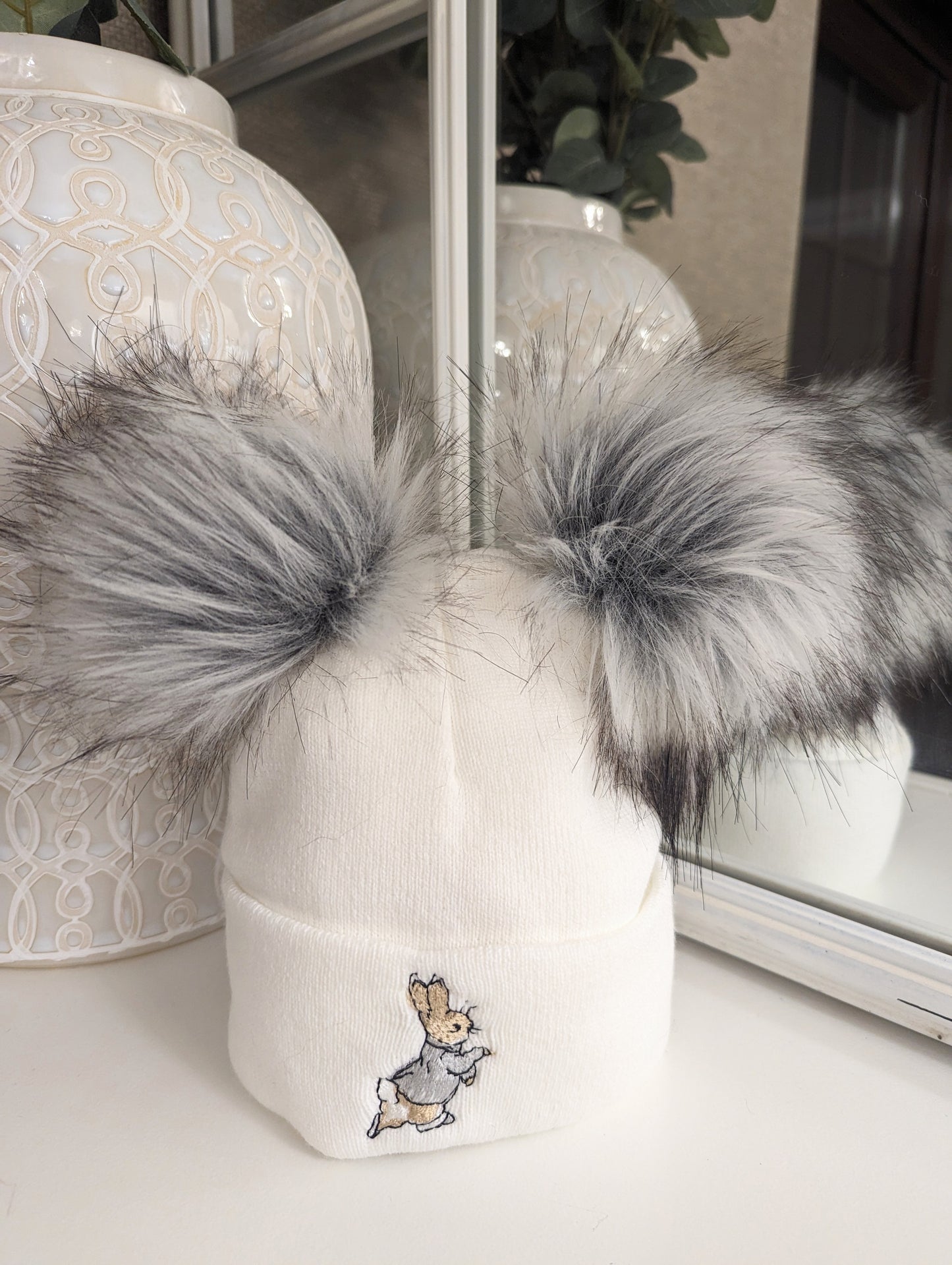 Rabbit Double Pom Hat white/grey