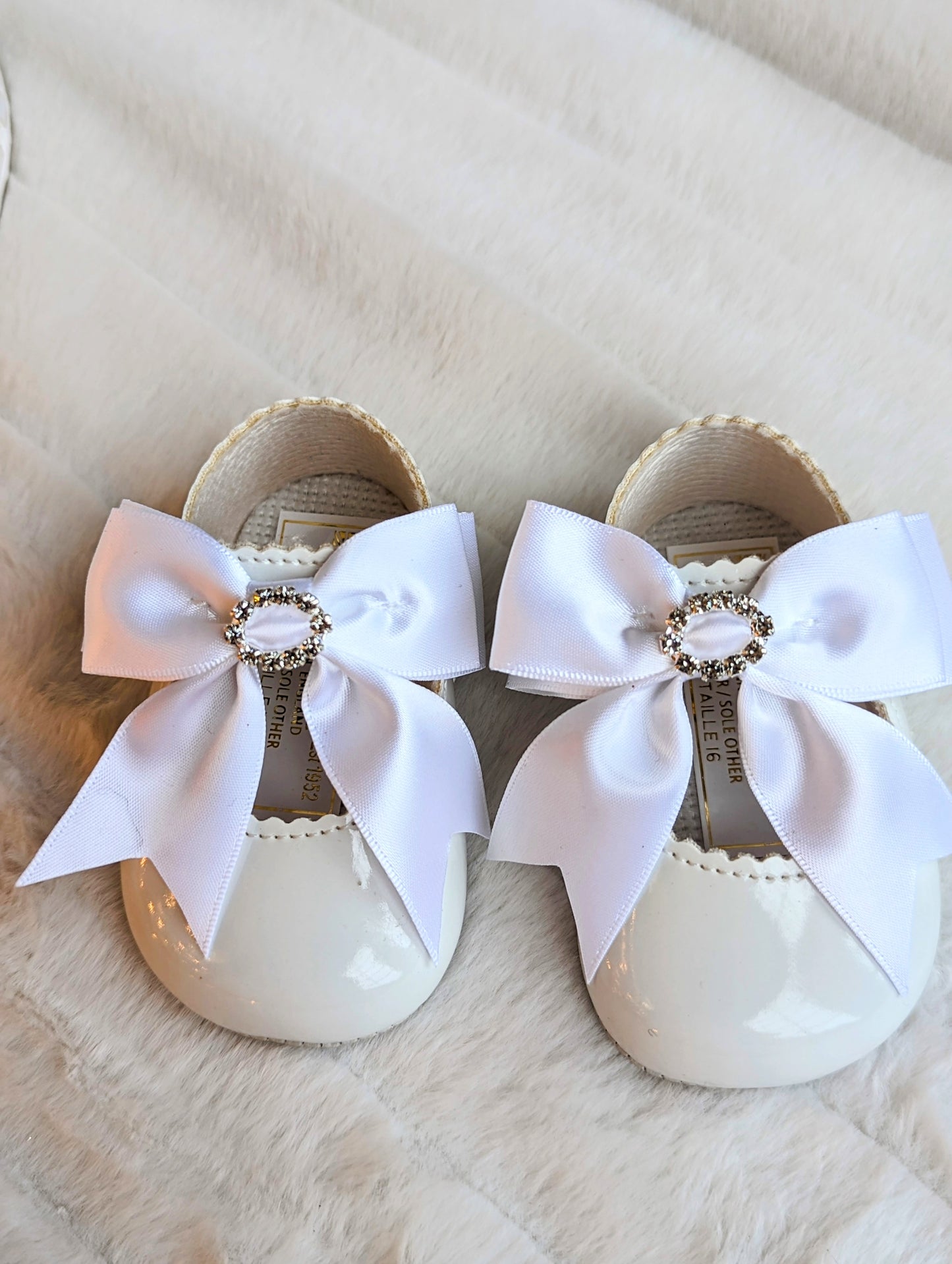 Girls Diamanté Bow Soft Sole Shoes White